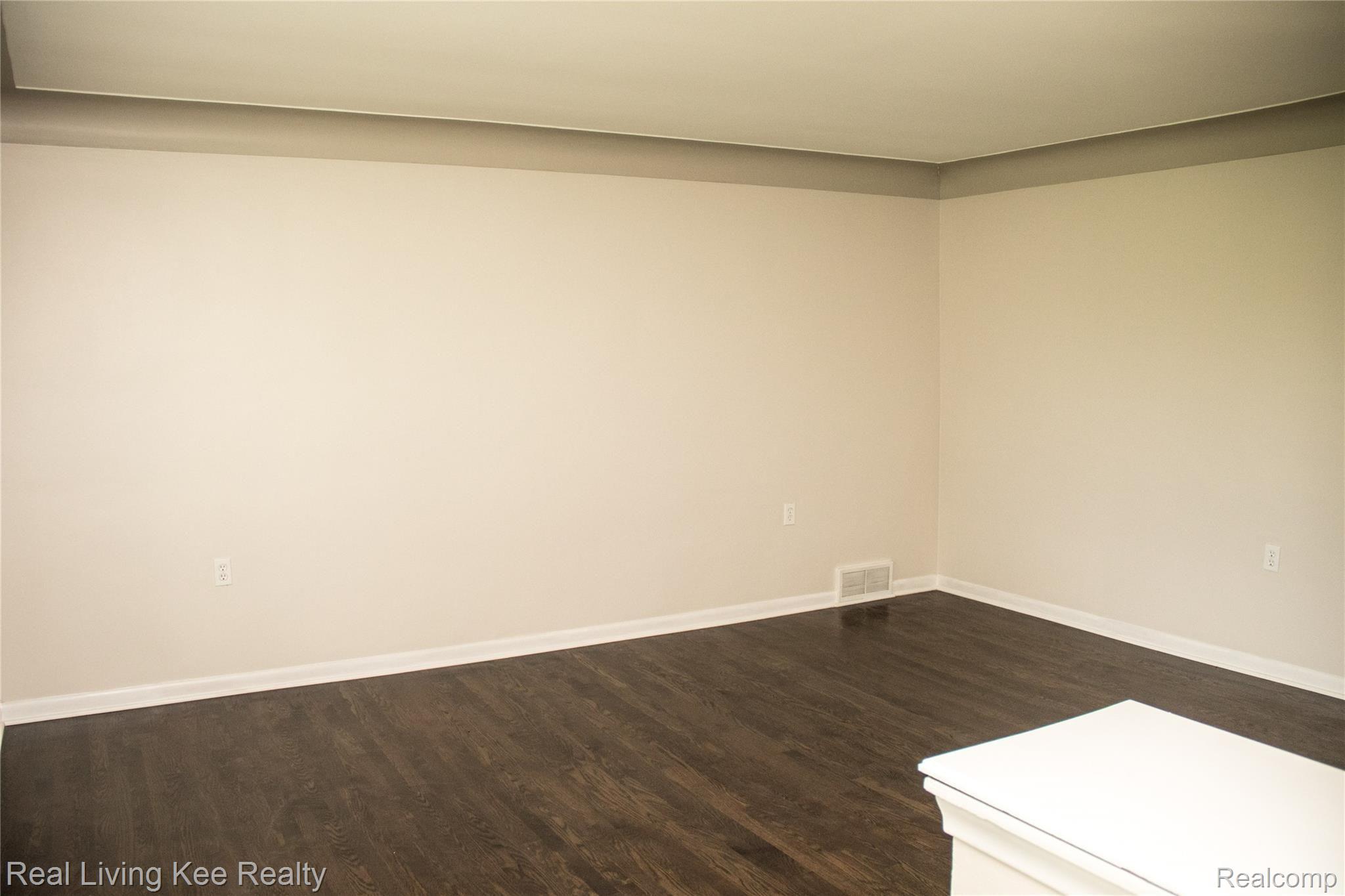16475 Almont Road Allenton, MI 48002 - Photo 42 of 43 Living room 6.jpg