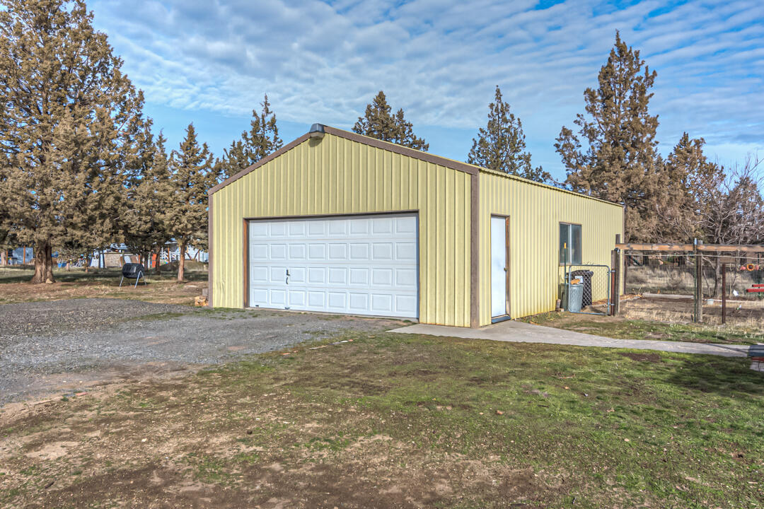 14806 Southwest Maverick Road Terrebonne, OR 97760 - Photo 30 of 35 Maverick Rd SW 14806 Web (8 of 35)