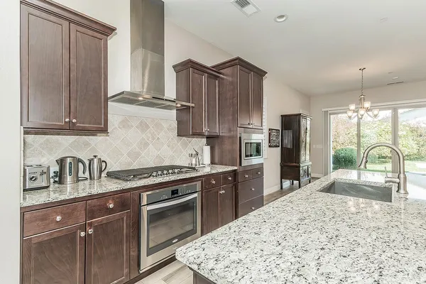 $680,000 | 1924 East Via Fiore Avenue, Fresno, CA 93730