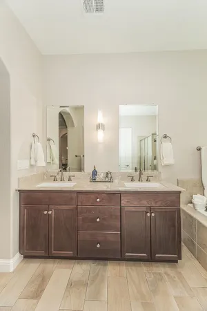 $680,000 | 1924 East Via Fiore Avenue, Fresno, CA 93730