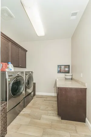 $680,000 | 1924 East Via Fiore Avenue, Fresno, CA 93730