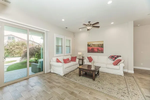 $680,000 | 1924 East Via Fiore Avenue, Fresno, CA 93730