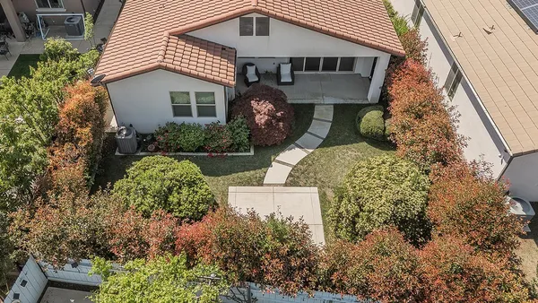 $680,000 | 1924 East Via Fiore Avenue, Fresno, CA 93730