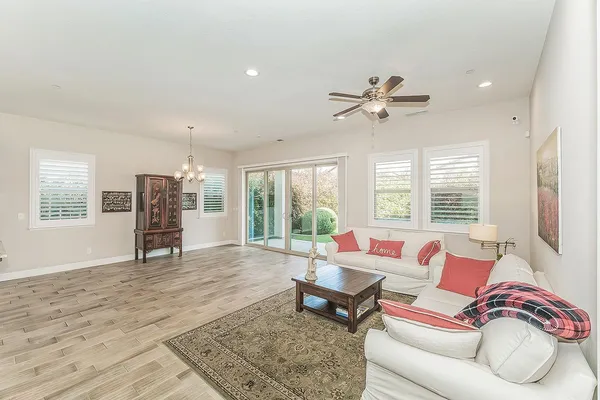 $680,000 | 1924 East Via Fiore Avenue, Fresno, CA 93730