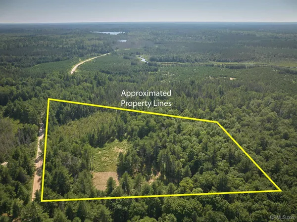$109,000 | 7806 Doe Lake Road, Munising, MI 49862