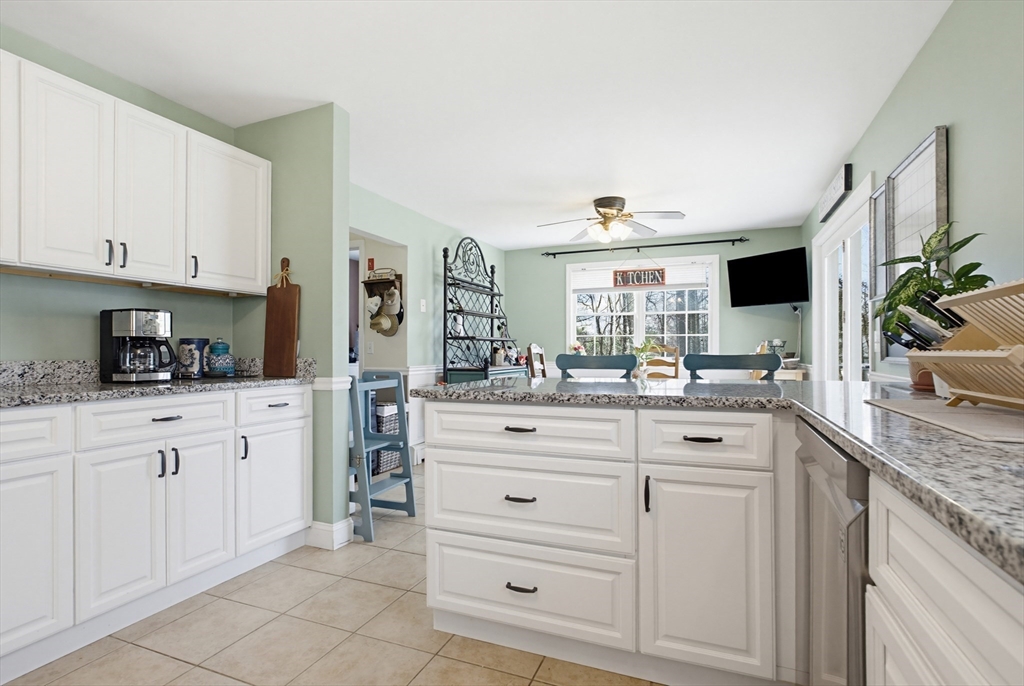 6 Walker Pond Road Sturbridge, MA 01566 - Photo 3 of 42