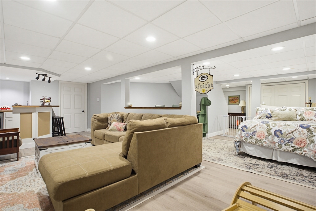 6 Walker Pond Road Sturbridge, MA 01566 - Photo 31 of 42