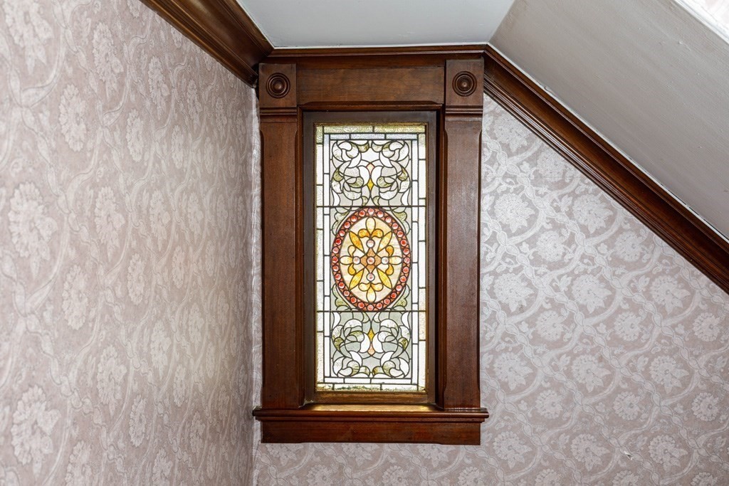 196 Chestnut Street Gardner, MA 01440 - Photo 15 of 30 a view of entryway with wooden floor