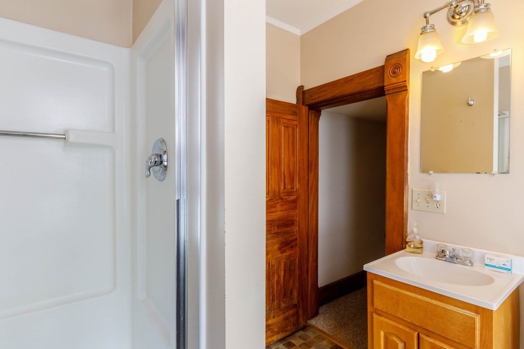 196 Chestnut Street Gardner, MA 01440 - Photo 23 of 29