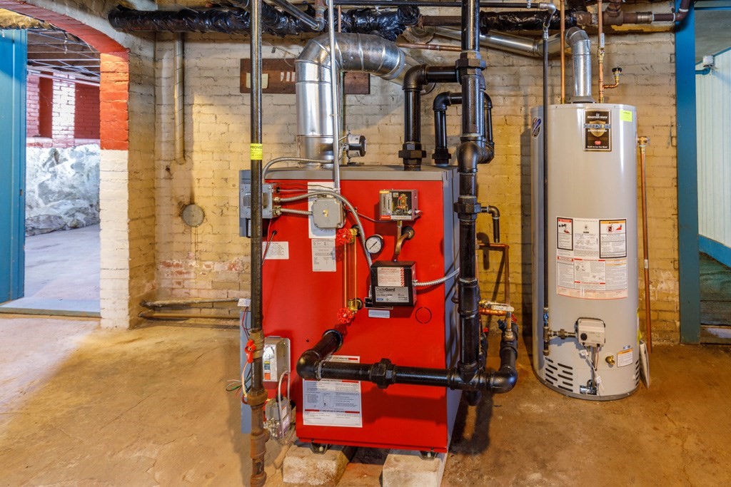 196 Chestnut Street Gardner, MA 01440 - Photo 26 of 29