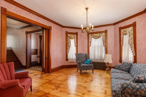$524,900 | 196 Chestnut Street, Gardner, MA 01440