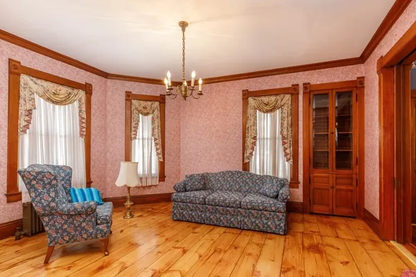 $549,900 | 196 Chestnut Street, Gardner, MA 01440