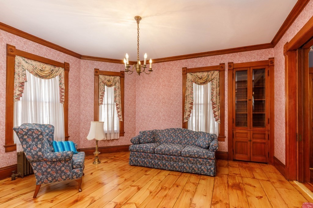 196 Chestnut Street Gardner, MA 01440 - Photo 8 of 29