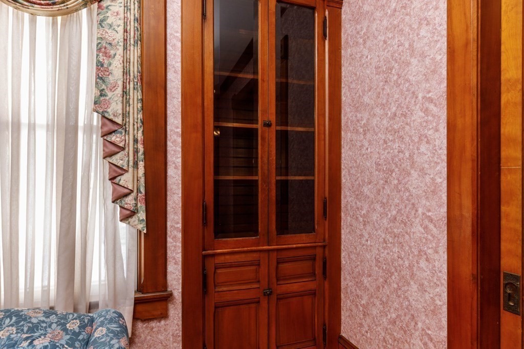 196 Chestnut Street Gardner, MA 01440 - Photo 9 of 30