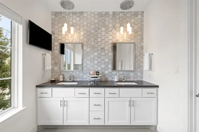 $785,000 | 408 Rose Branch Way, Unit 24, Austin, TX 78738