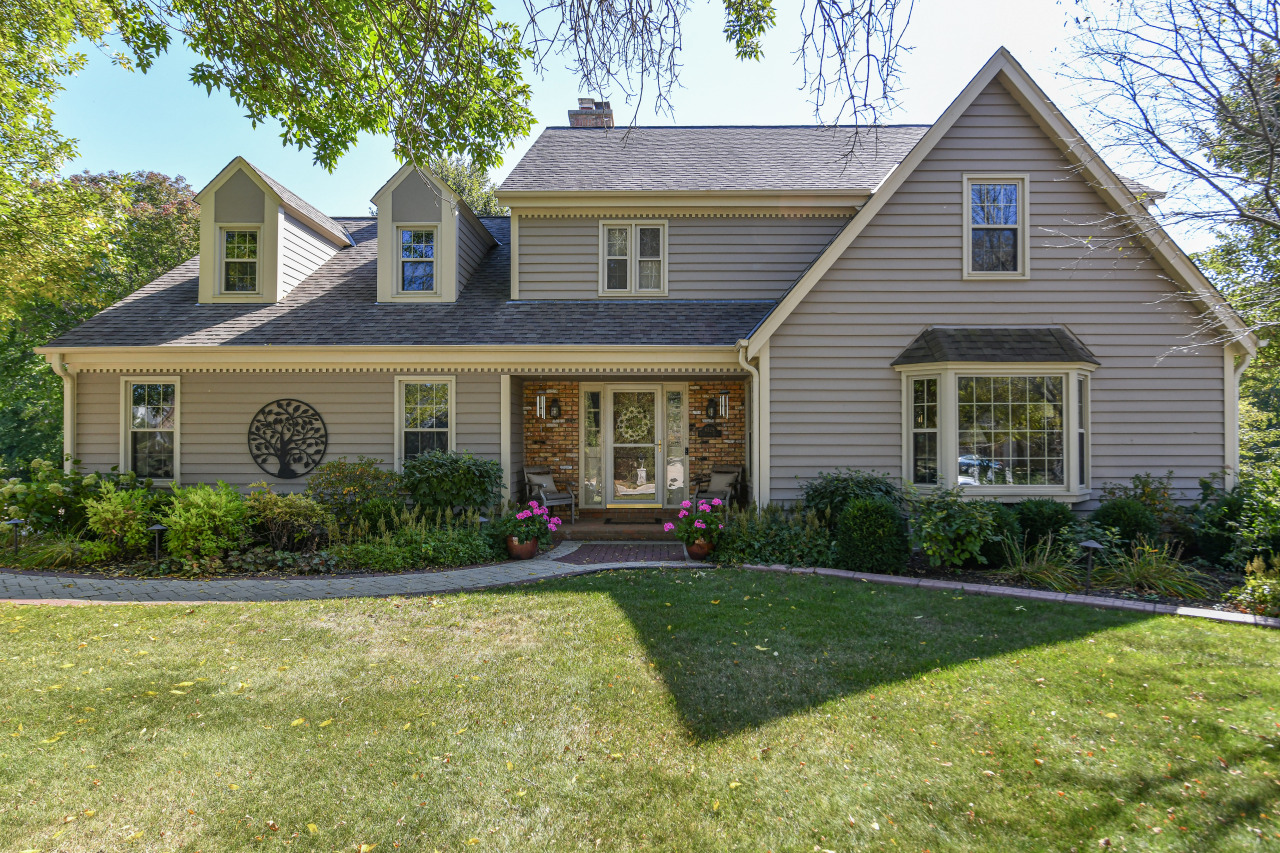 6329 Parkview Road Greendale, WI 53129 - Photo 1 of 1 Photo 5