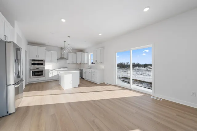 $587,750 | 565 Waterford Place, Waconia, MN 55387