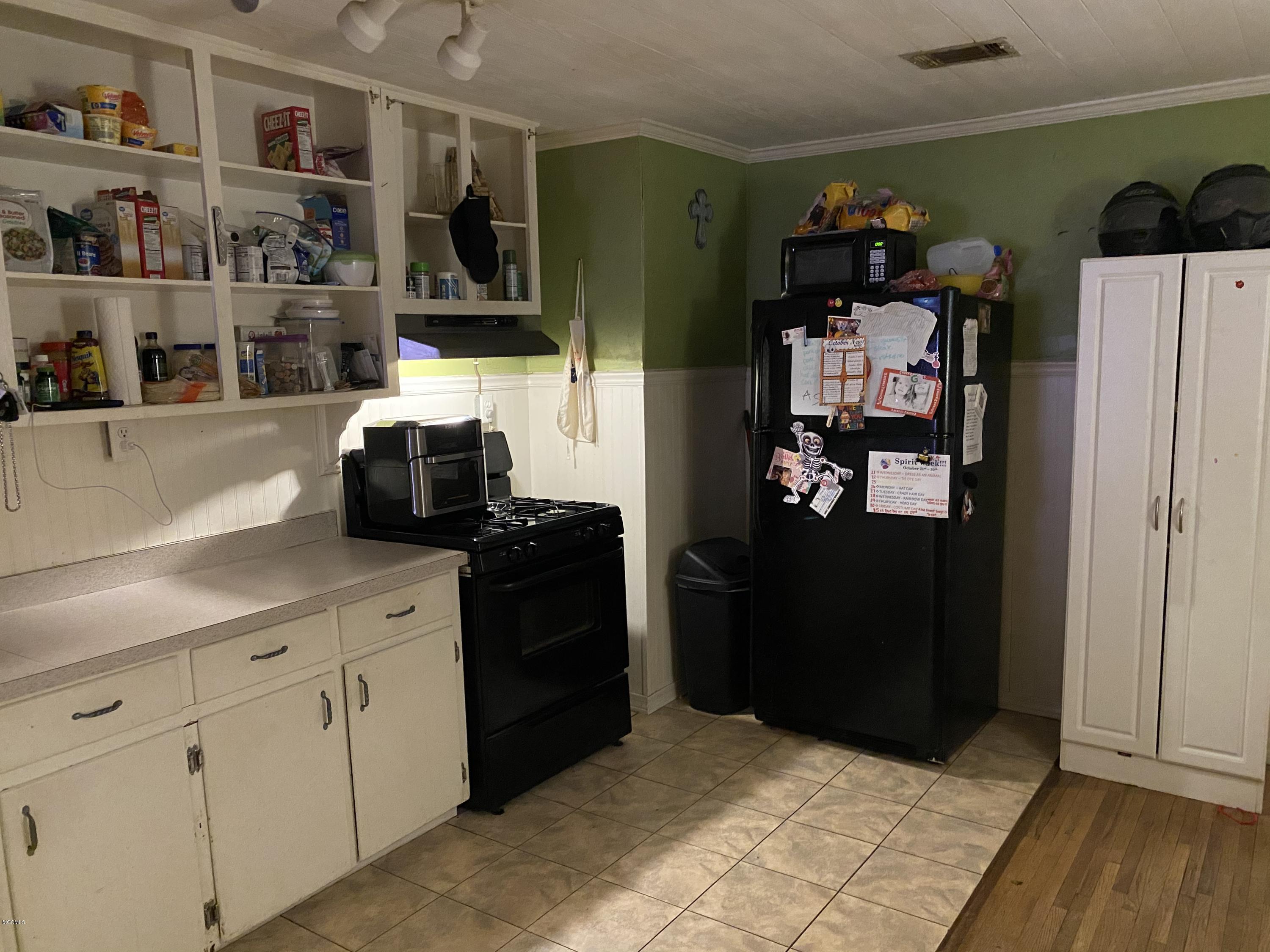 9111 Orange Lake Road Moss Point, MS 39562 - Photo 5 of 15 81DE13E1-FBD8-4384-B8B3-8F49647486A8