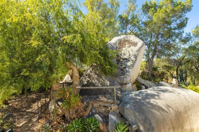 a view of outdoor space