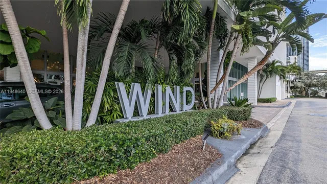$489,000 | 350 South Miami Avenue, Unit 702, Miami, FL 33130