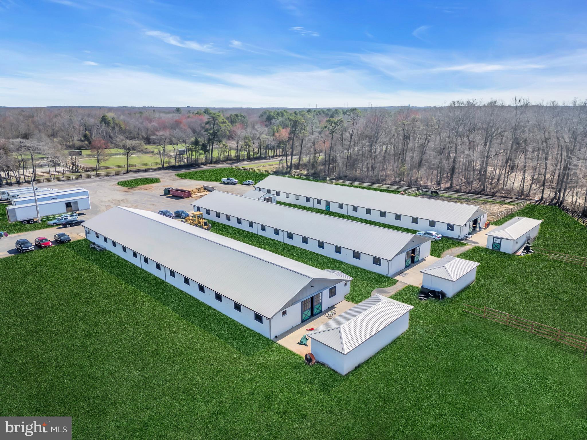 935 Lakewood Farmingdale Road Howell, NJ 07731 - Photo 26 of 28 a view of a patio with furniture and garden