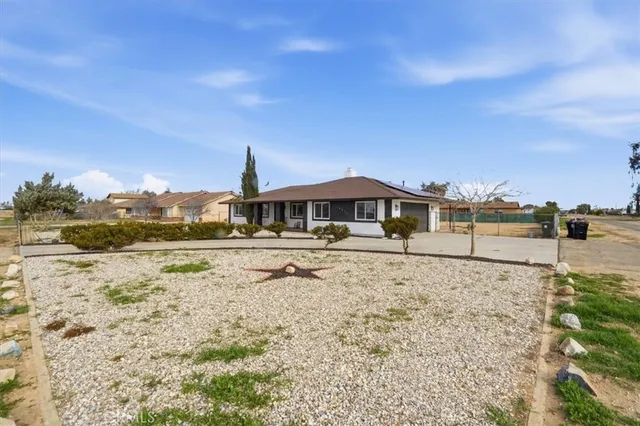 $440,000 | 10911 Caribou Avenue, Apple Valley, CA 92308
