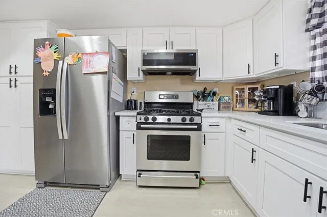 $440,000 | 10911 Caribou Avenue, Apple Valley, CA 92308