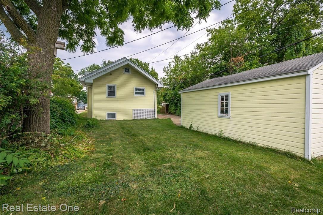 1149 Columbia Road Berkley, MI 48072 - Photo 24 of 24 592A8571.jpg