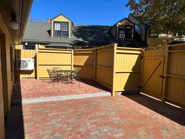 $950,000 | 10 String Bridge, Exeter, NH 03833