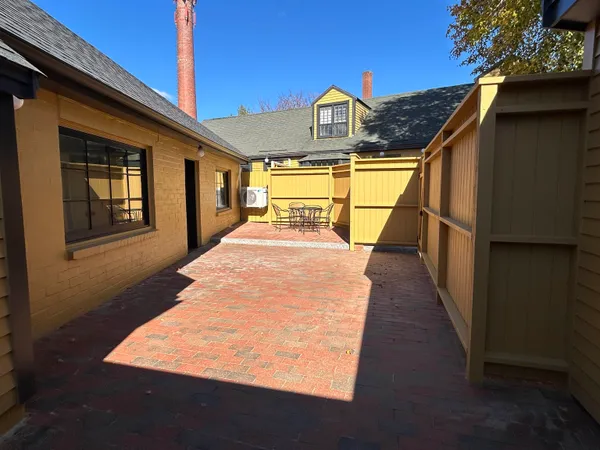 $950,000 | 10 String Bridge, Exeter, NH 03833