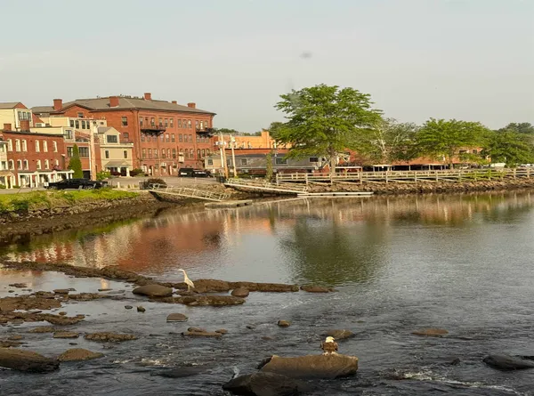 $950,000 | 10 String Bridge, Exeter, NH 03833