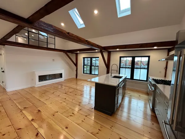 $950,000 | 10 String Bridge, Exeter, NH 03833