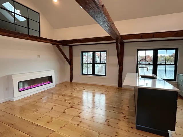 $950,000 | 10 String Bridge, Exeter, NH 03833