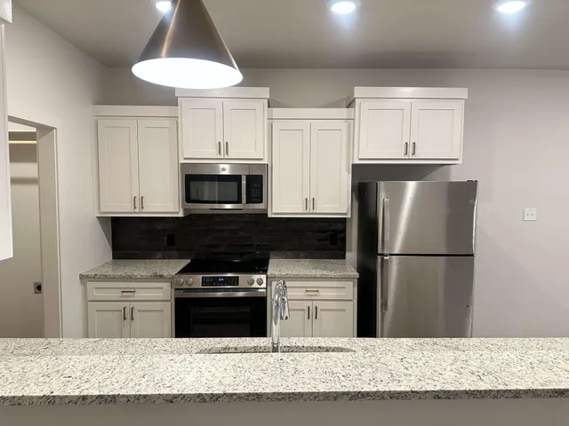 $1,595 | 1111 North 7th Street, Wolfforth, TX 79382