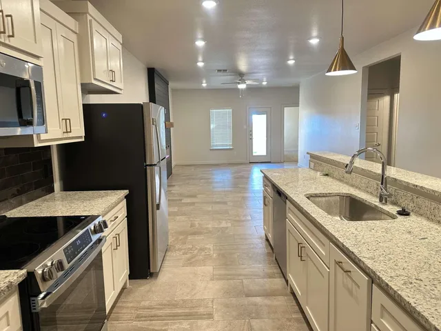 $1,595 | 1111 North 7th Street, Wolfforth, TX 79382