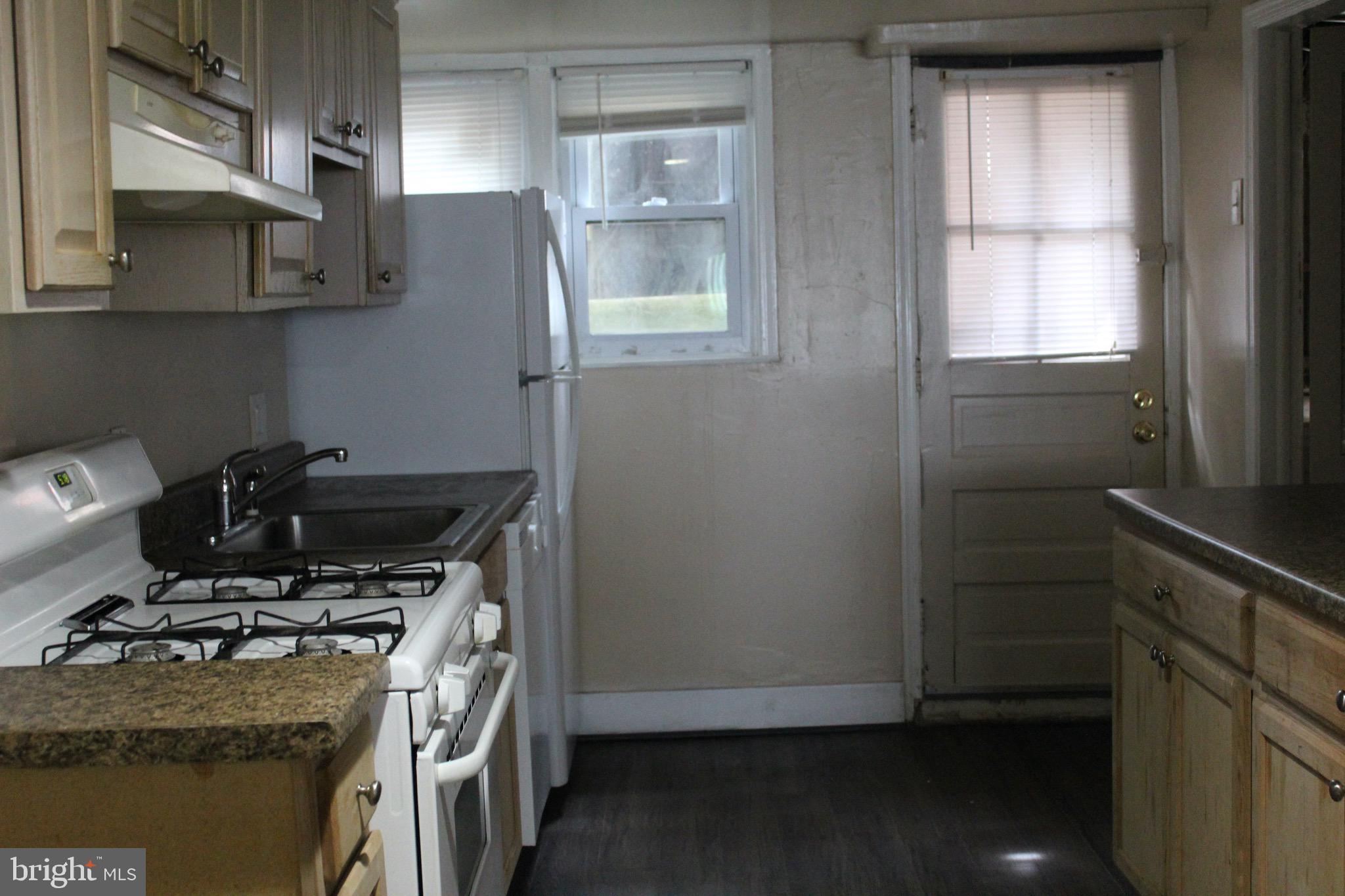116 Cherrydell Road Baltimore, MD 21228 - Photo 2 of 12