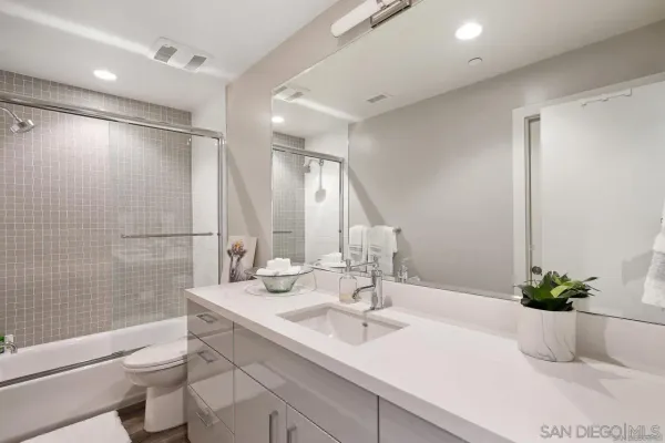 $6,900 | 3030 Jarvis Street, Unit 7, San Diego, CA 92106