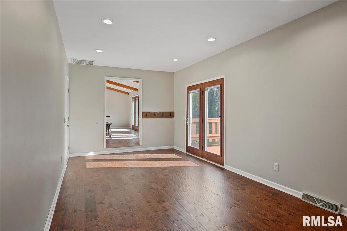 1060 Lenhart Road Springfield, IL 62711 - Photo 19 of 42 Gallery Image 19