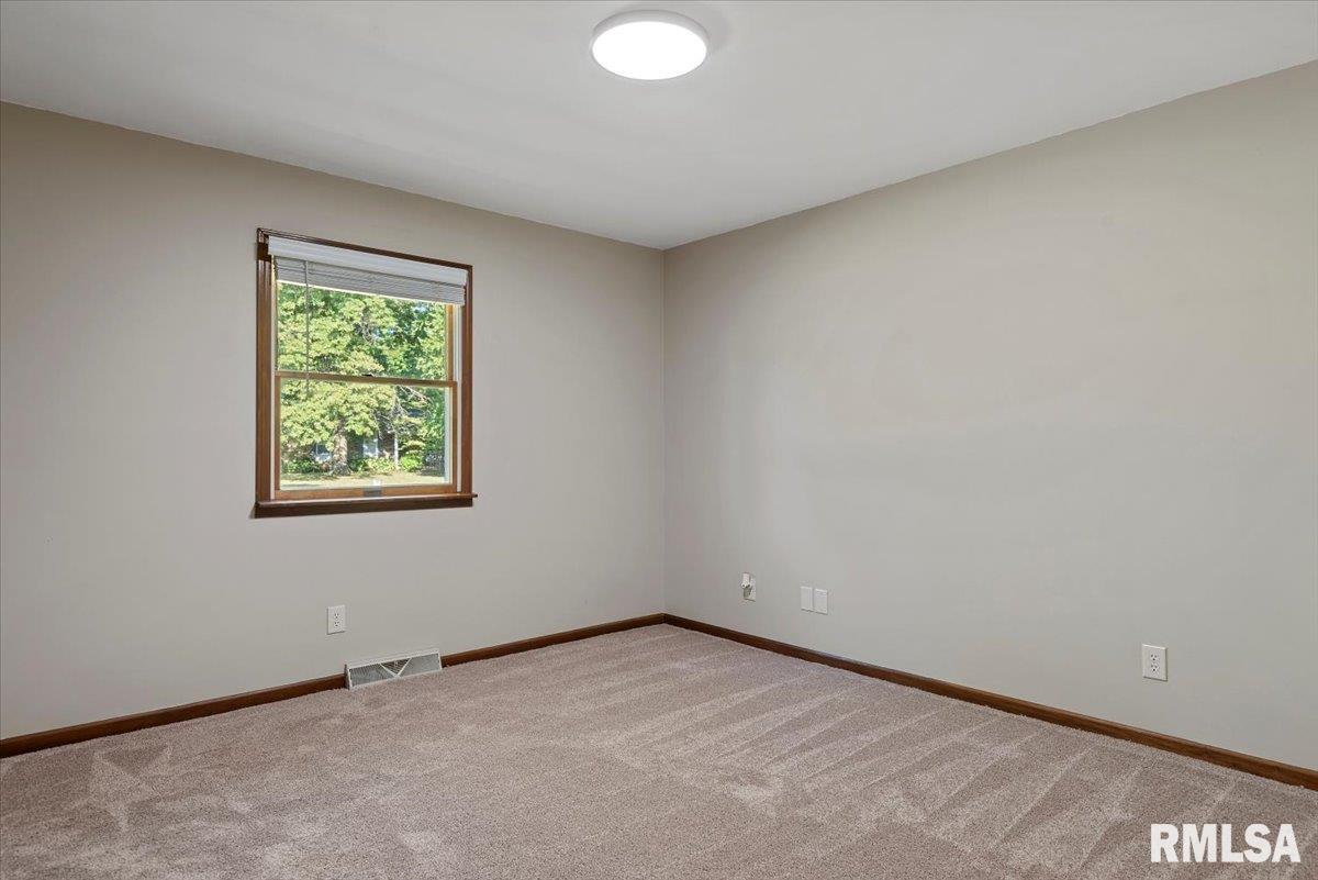 1060 Lenhart Road Springfield, IL 62711 - Photo 29 of 42 Gallery Image 29