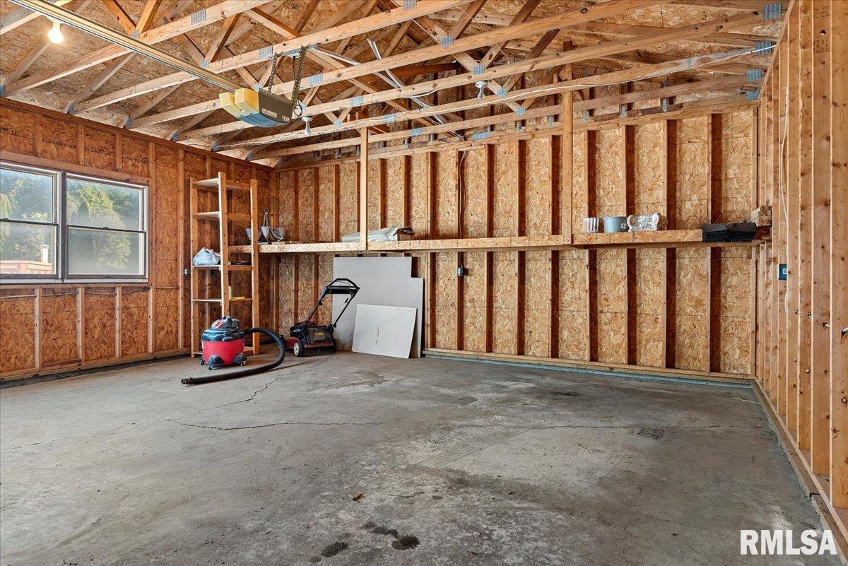 1060 Lenhart Road Springfield, IL 62711 - Photo 33 of 42 Gallery Image 33