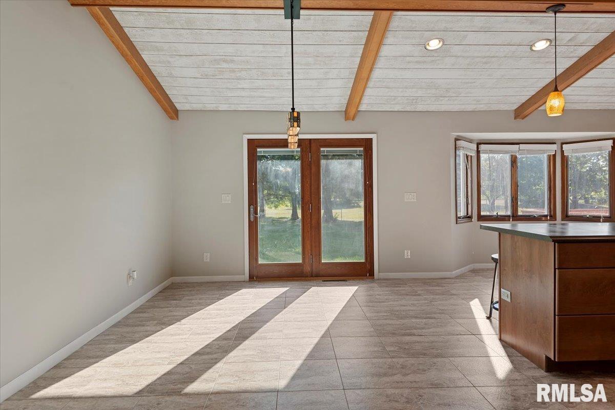 1060 Lenhart Road Springfield, IL 62711 - Photo 8 of 42 Gallery Image 8