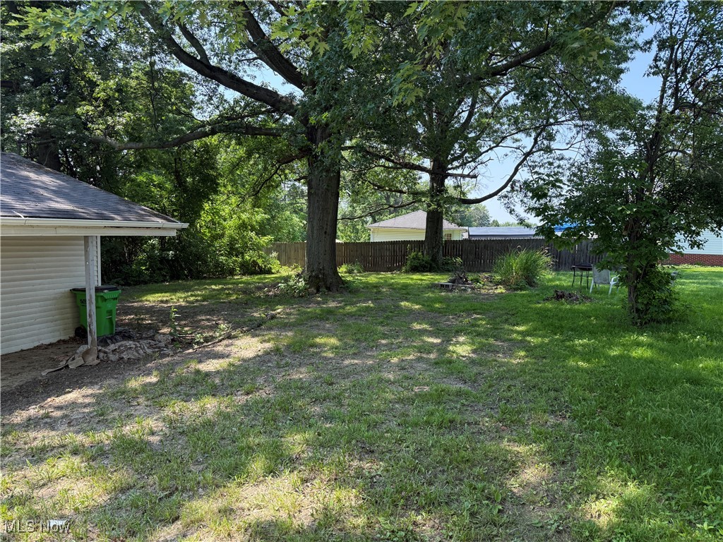 6350 Meadowbrook Road Garfield Heights, OH 44125 - Photo 10 of 28 View of yard