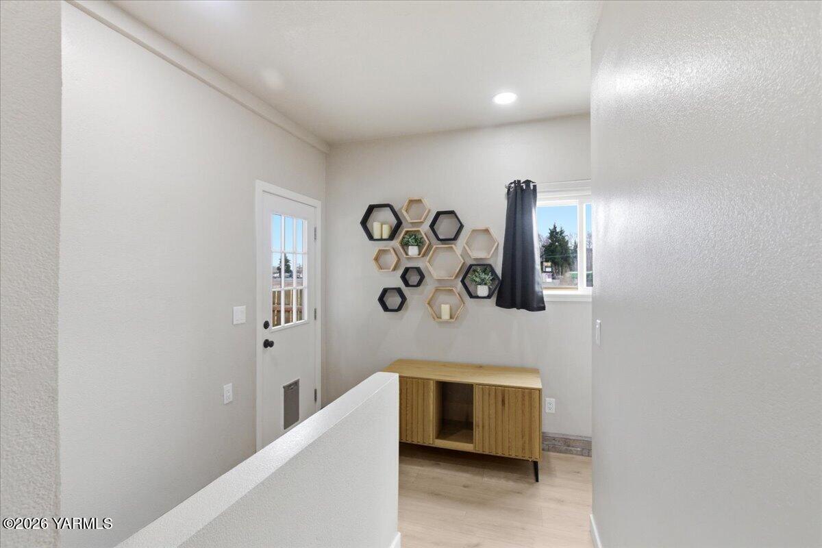 23 Shafer Avenue Naches, WA 98937 - Photo 13 of 29 a bathroom with a bathtub and shower