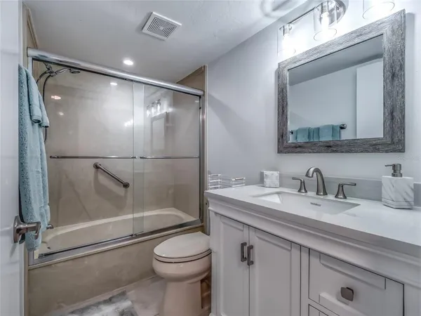 $2,900 | 5204 Wedgewood Lane, Unit 77, Sarasota, FL 34235