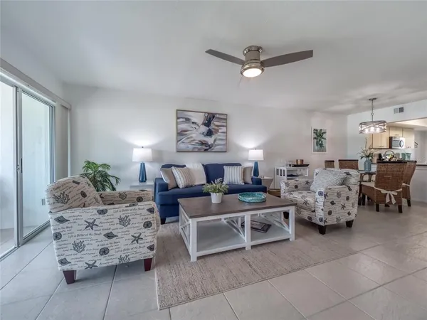 $2,900 | 5204 Wedgewood Lane, Unit 77, Sarasota, FL 34235