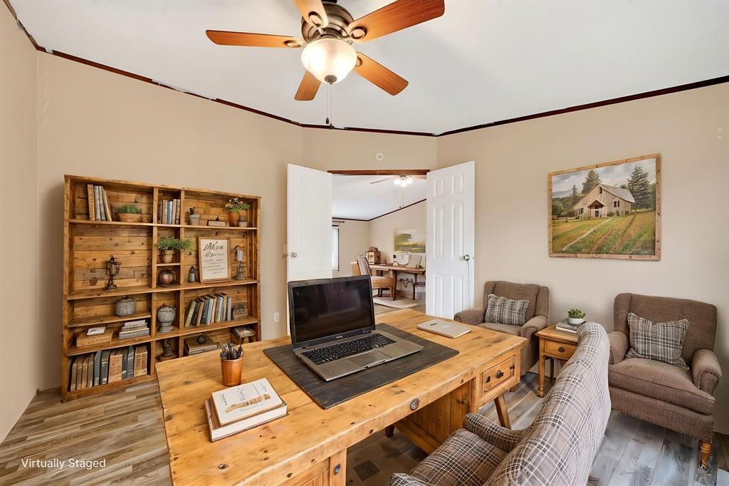 929 West Sterrett Road Waxahachie, TX 75167 - Photo 13 of 40