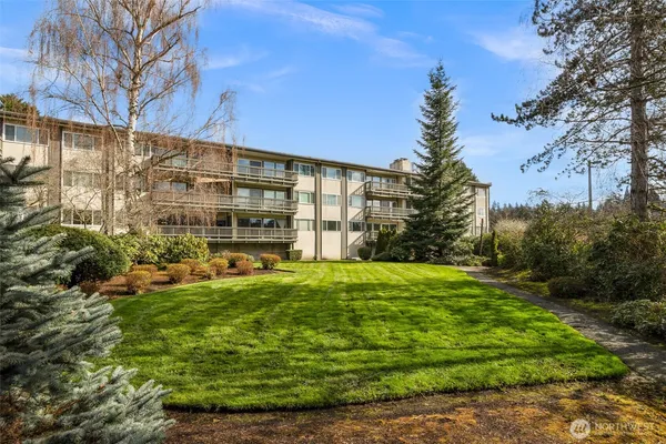 $399,950 | 2500 81st Avenue Southeast, Unit 118, Mercer Island, WA 98040