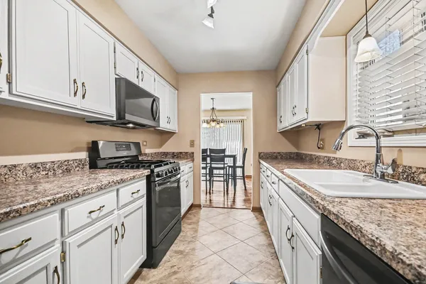 $228,000 | 157 Saenz Lane, Unit 157, Joliet, IL 60436