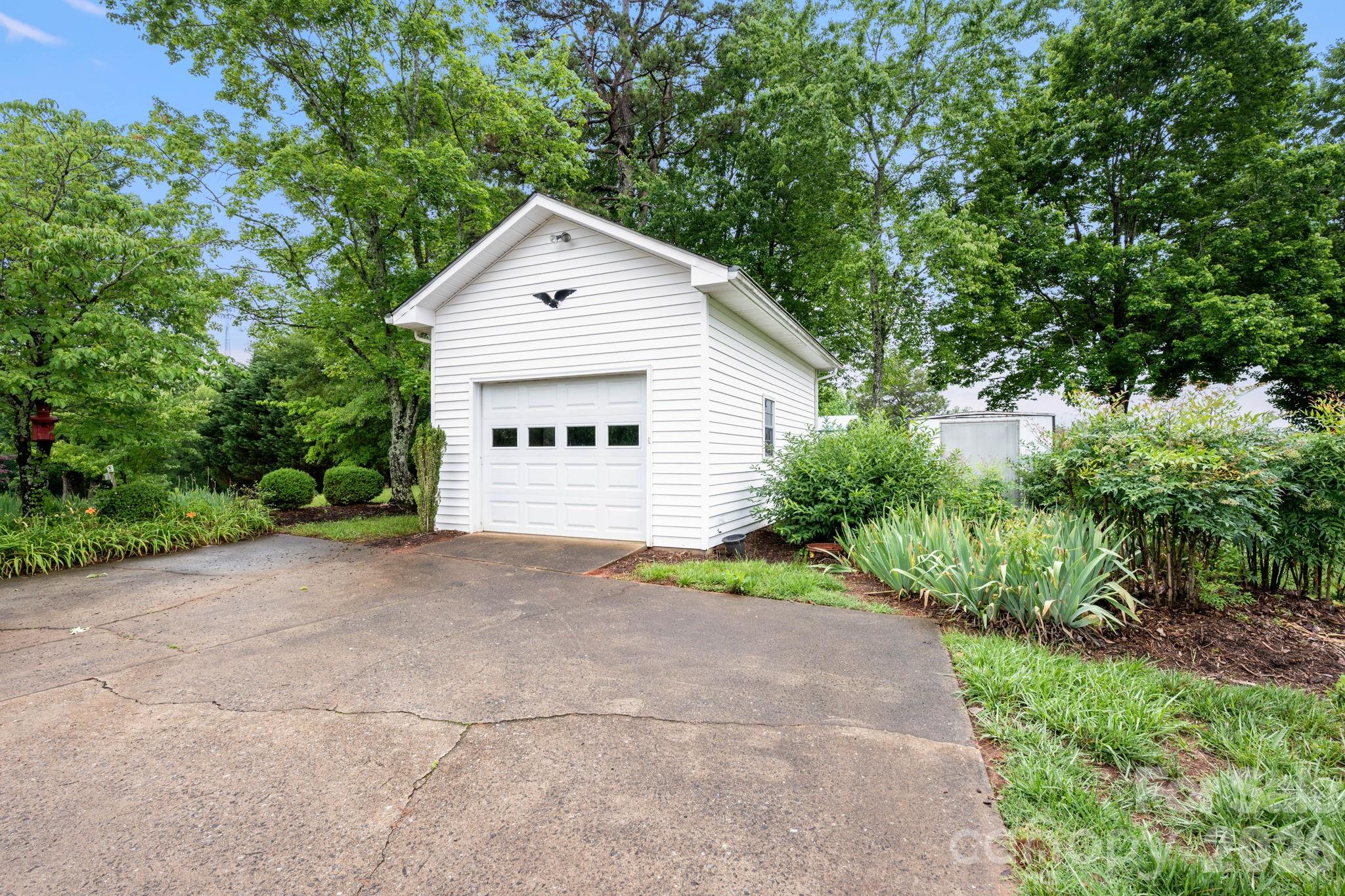 191 Thompson Road Rutherfordton, NC 28139 - Photo 3 of 33
