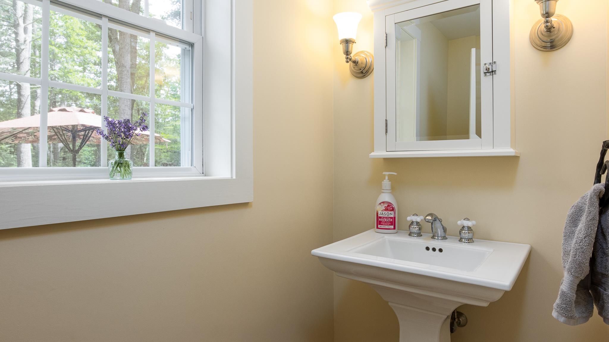 151 Mountain Road Nottingham, NH 03290 - Photo 19 of 40